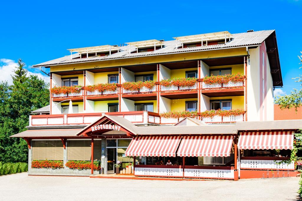 Gasthof Menuewirt Sankt Kanzian am Klopeiner See Bagian luar foto